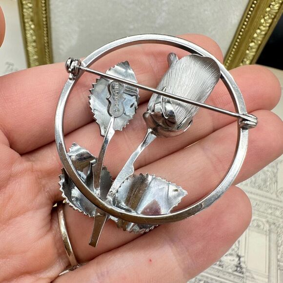 Vintage GIOVANNI  Textured Silver Rose Pin Longcraft Christmas  Flower Brooch - Picture 4 of 4